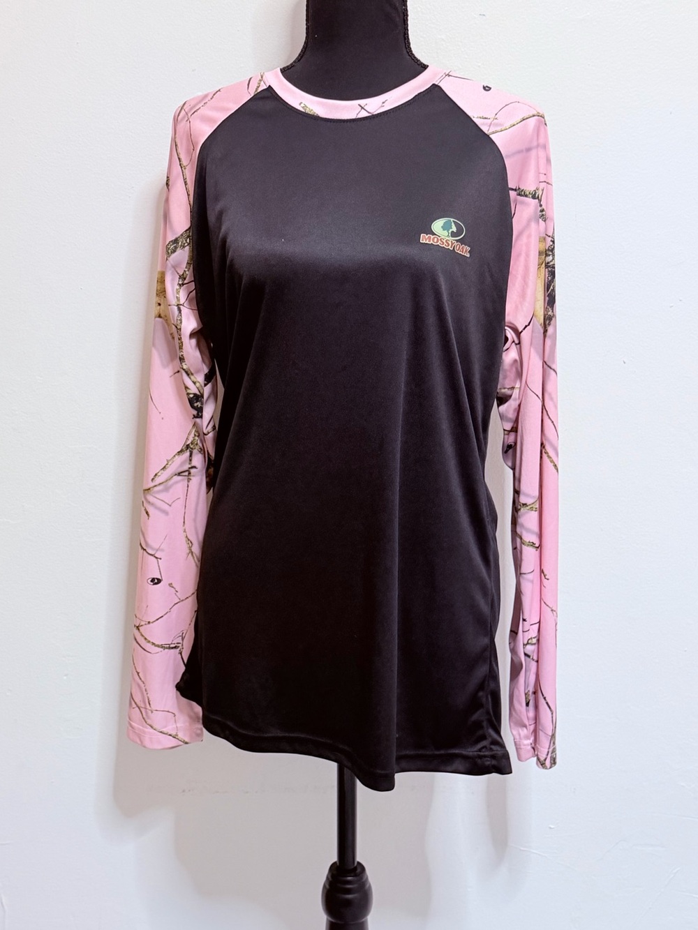 Mossy Oak Black Body with Pink Camo Long Sleeve Performance Top XL